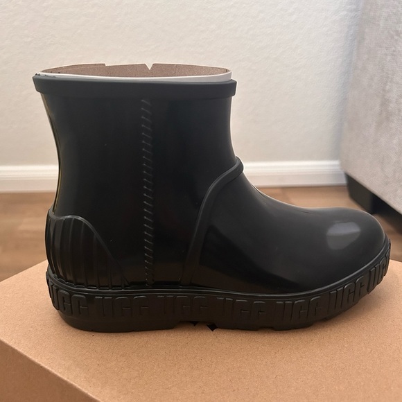 UGG Other - NWT UGG Kids Rainboots